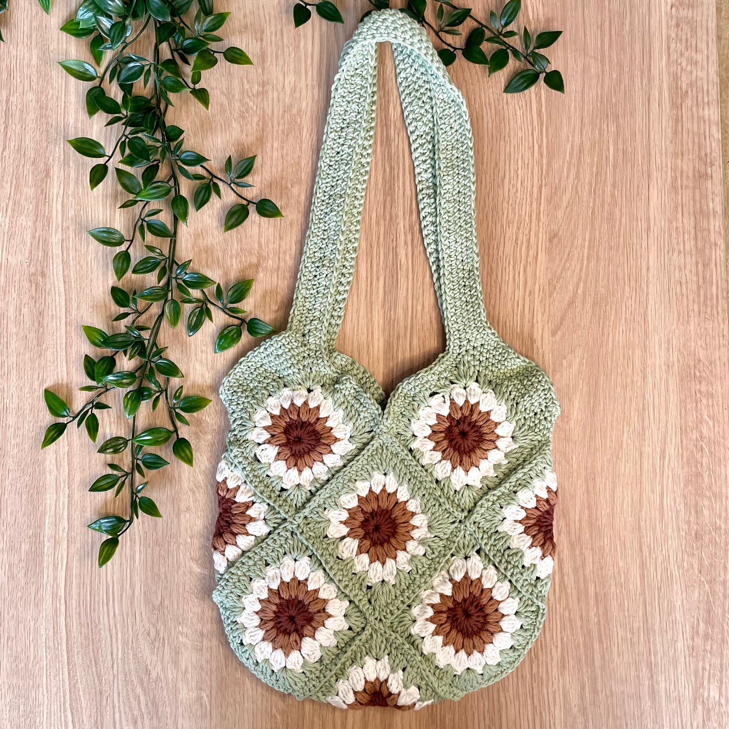 Handmade Crochet Sage Green Tote Bag – 100% Cotton Summer Shoulder Bag with Gingham Lining