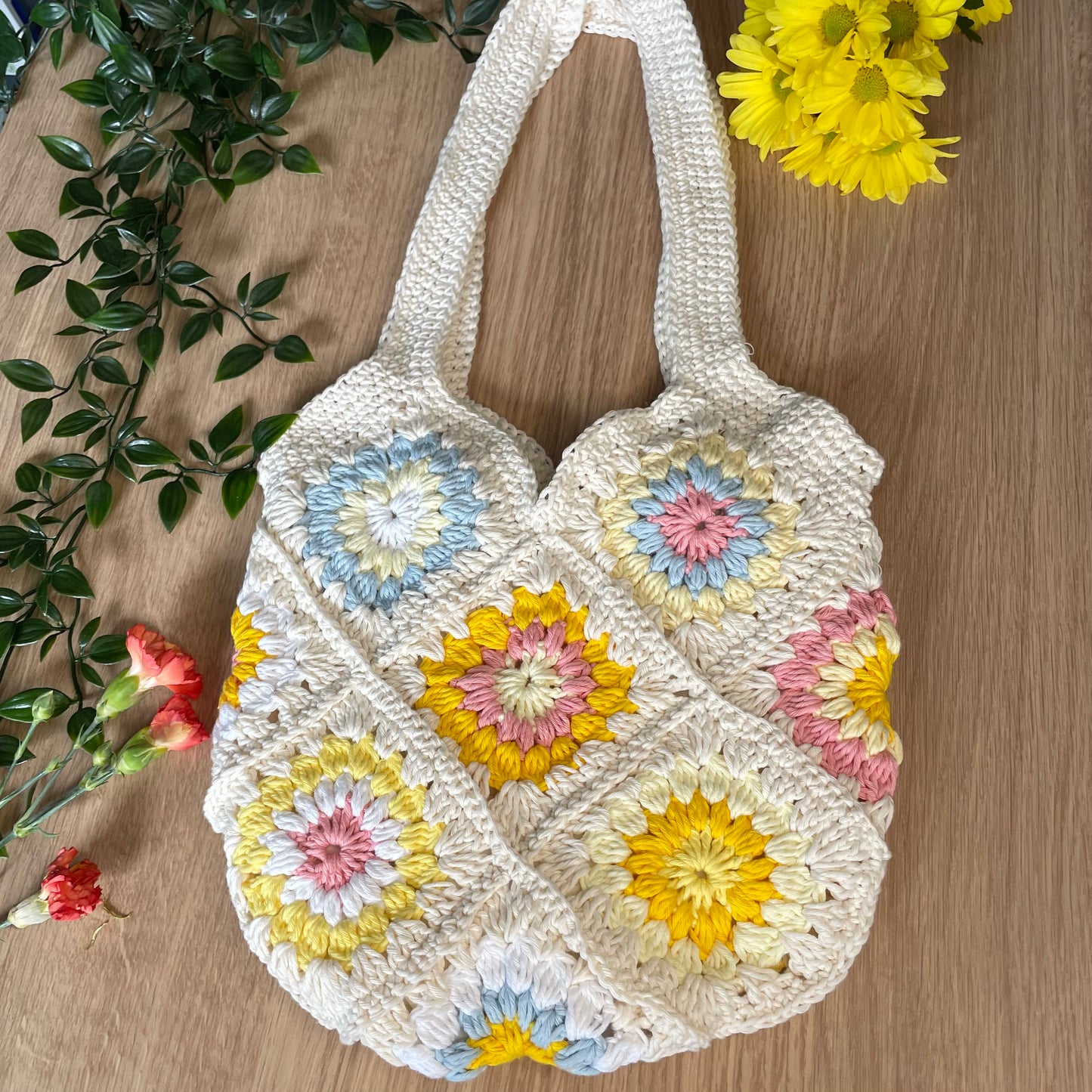 Handmade crochet Sunburst flower summer tote bag